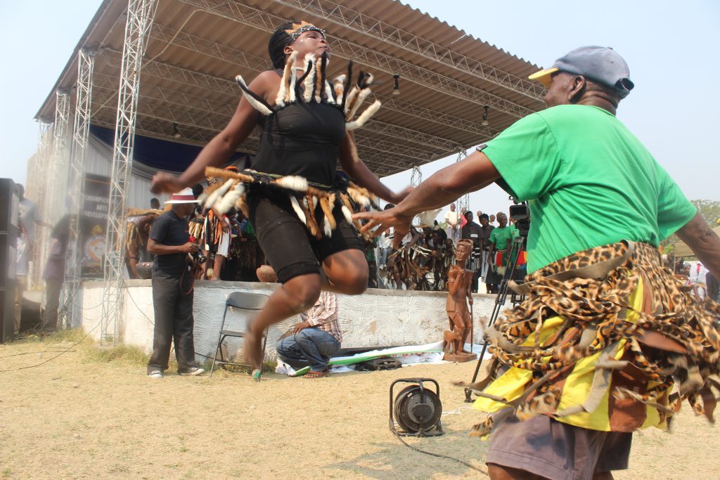 Dança Mbende no Zimbabué